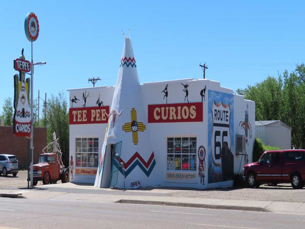 tee pee curios.jpg