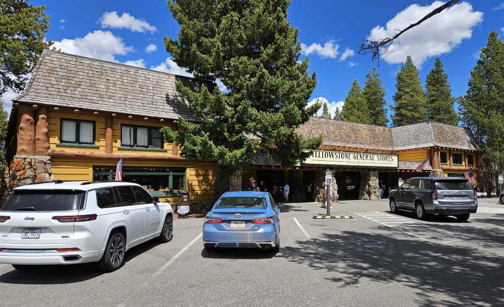 s yellowstone gen store.jpg