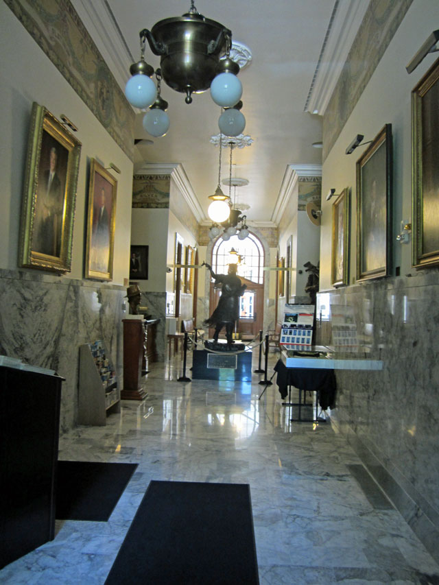 06-21-inside-state-capitol.jpg