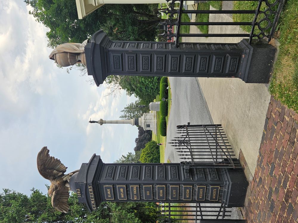 g cemetery gate.jpg